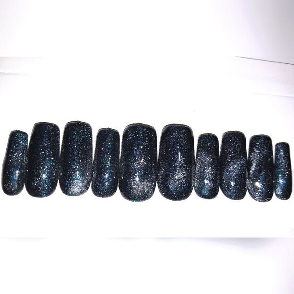 Hand crafted custom 10pc acrylic press on nails - Picture 3 of 7